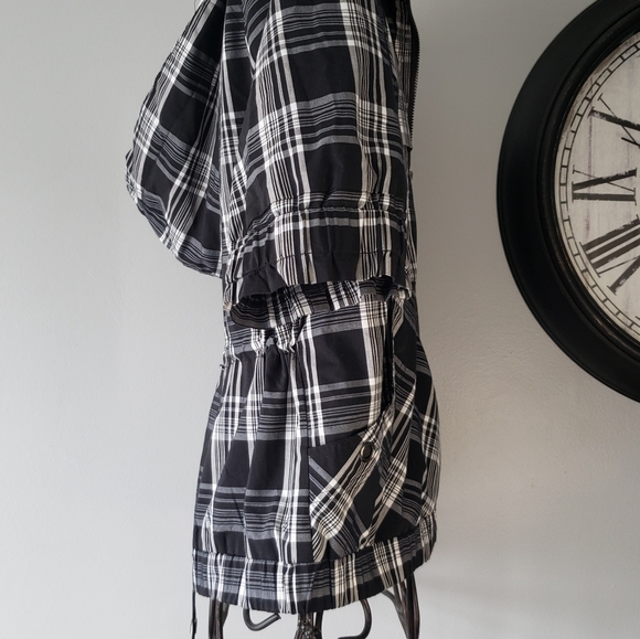 Short Sleeve Jacket - Picture 3 of 11